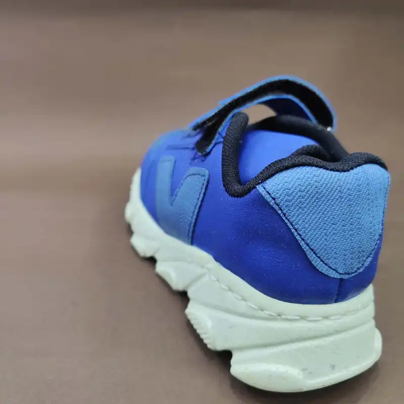 کفش مخصوص پیاده روی بچگانه مدل 2024 h