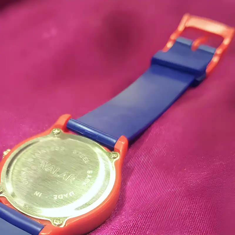 ساعت مچی عقربه ای بچگانه والار مدل ماشین