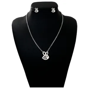 نیم ست نقره زنانه دلی جم طرح  زنبور  کد D 361