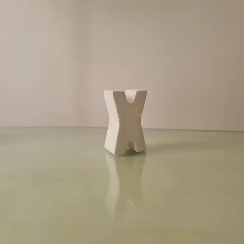 استند رومیزی تزیینی مدل حرف X