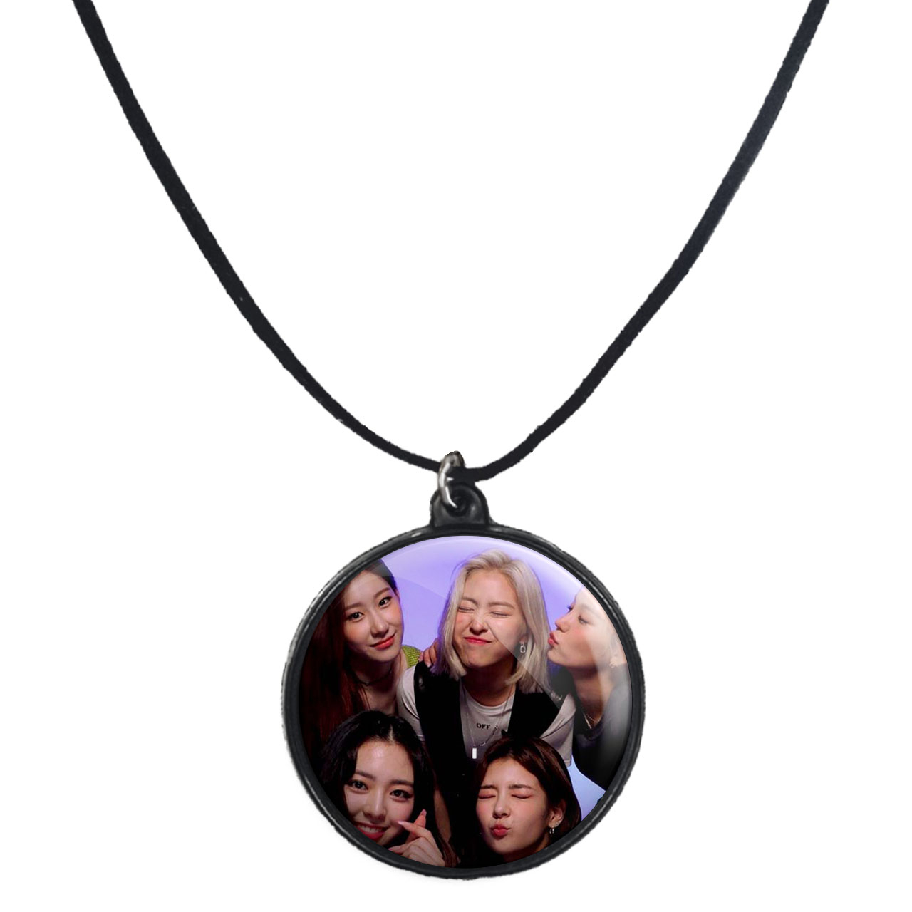 گردنبند پرمانه طرح گروه موسیقی ایتزی کد pmb.13083 مدل دو طرفه