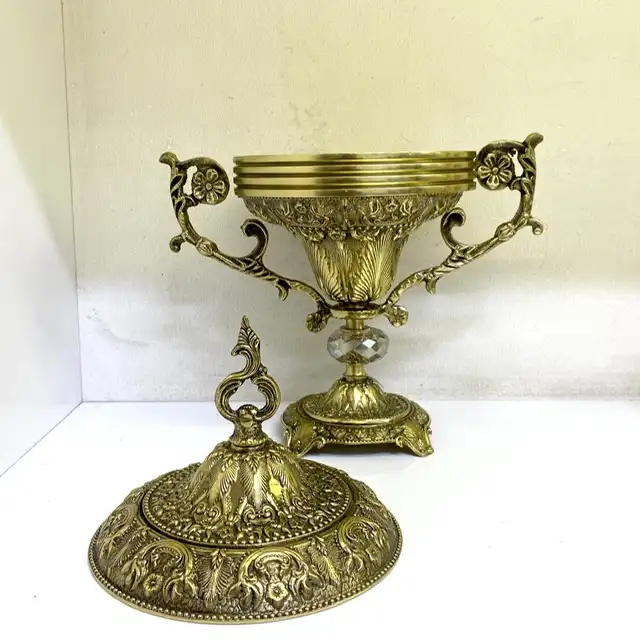 شکلات خوری برنجی مدل پانیذ دسته دار102940