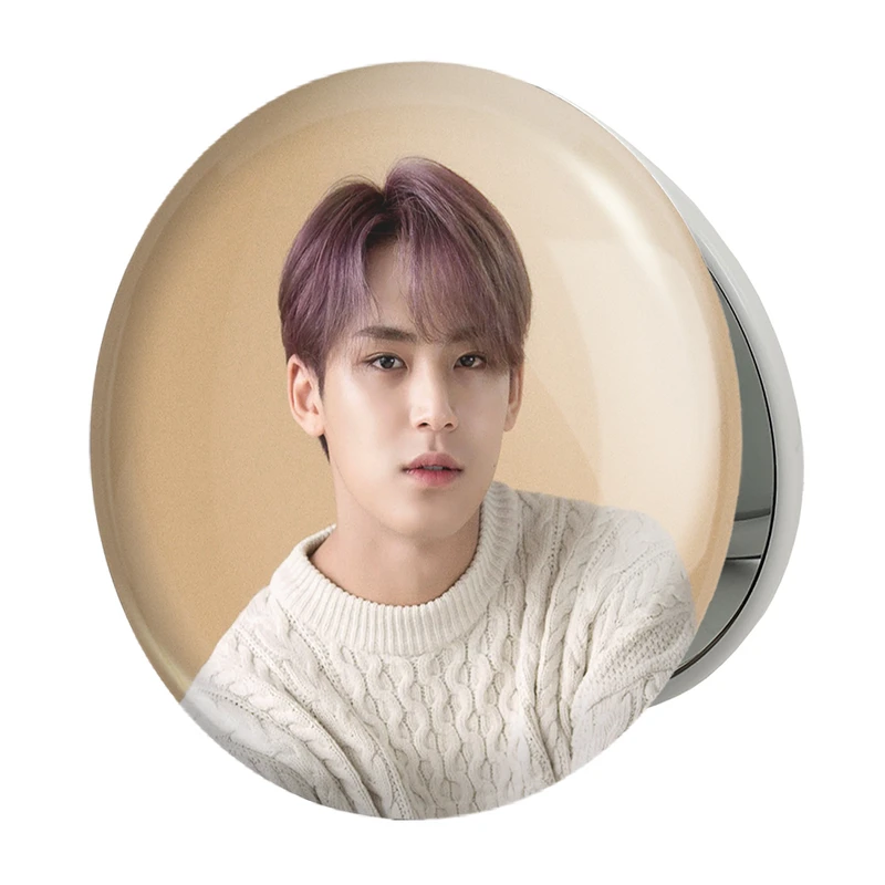 آینه جیبی خندالو طرح مینگیو گروه سونتین Seventeen مدل تاشو کد 12495 