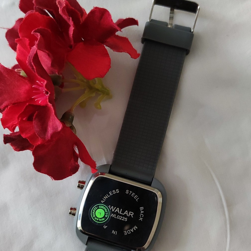 ساعت مچی دیجیتال دخترانه والار مدل W1