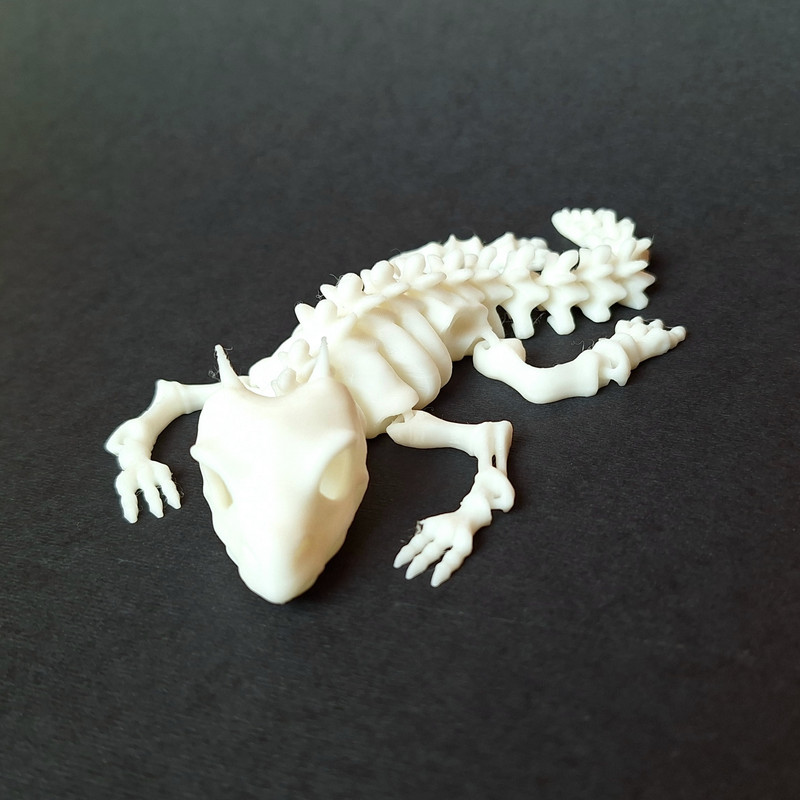 اکشن فیگور مدل سوسمار شاخدار AF01