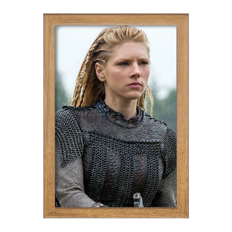 تابلو خندالو مدل لاگرتا سریال وایکینگ ها Vikings کد 29116