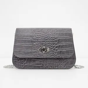 کیف چرمی طرح قفل پیچی مدل F4