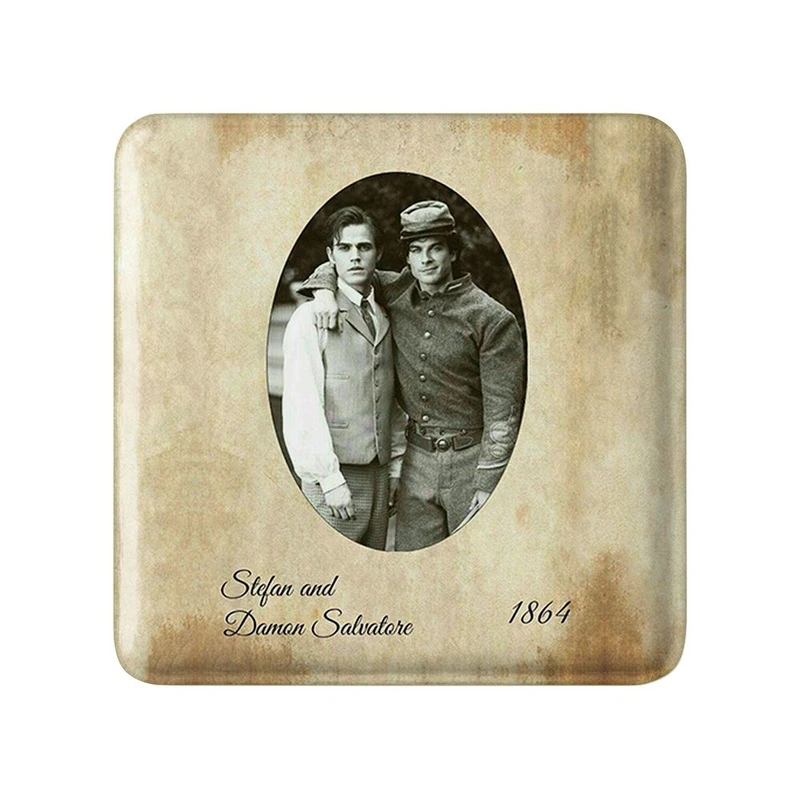 مگنت خندالو مدل دیمون و استفان خاطرات یک خون آشام  The Vampire Diaries  کد 23701