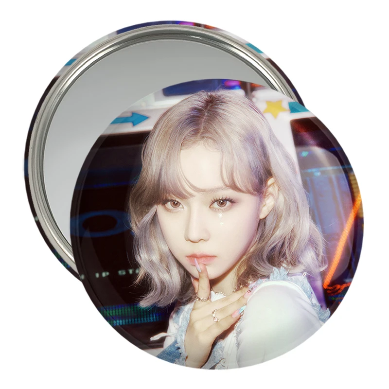 آینه جیبی خندالو مدل وینتر گروه آسپا Aespa  کد 19741