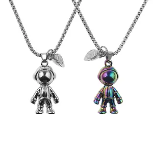 گردنبند مدل آدم فضایی قلب مگنتی کد 544521 مجموعه 2 عددی