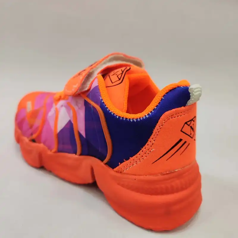 کفش مخصوص پیاده روی مدل 2025 z