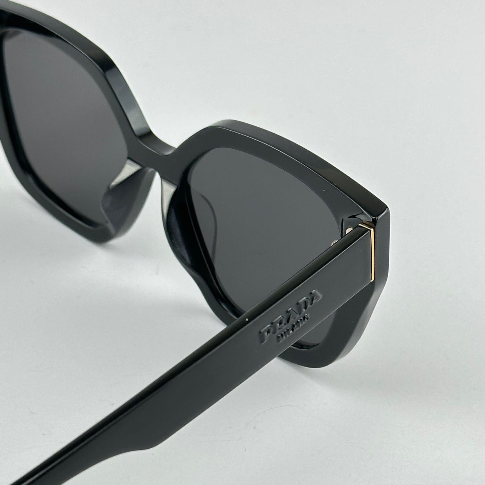 عینک آفتابی زنانه پرادا مدل SPR24X-F -  - 4