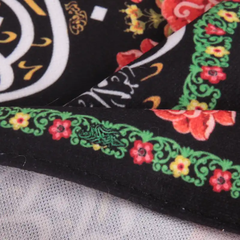 پرچم خدمتگزاران مدل کتیبه محرم طرح یا اباعبدالله و یا زینب و یا العباس علیهم السلام کد 40003200