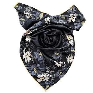 روسری زنانه مدل مجلسی حاشیه گل