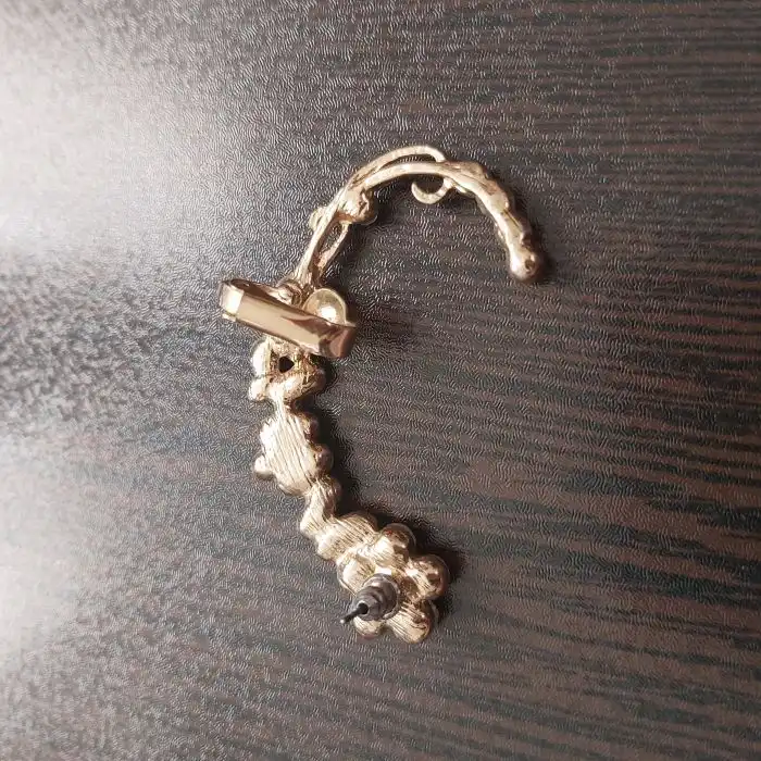 گوشواره زنانه مدل لاله