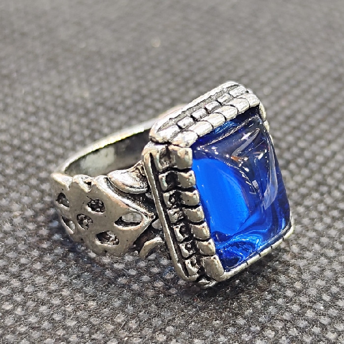 انگشتر مردانه مدل سنگ یاقوت کبود کد 22 انگشتر مردانه مدل سنگ یاقوت کبود کد 22