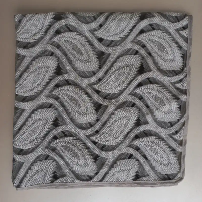 روسری زنانه مدل حریر توری گلدوزی برجسته کد 22