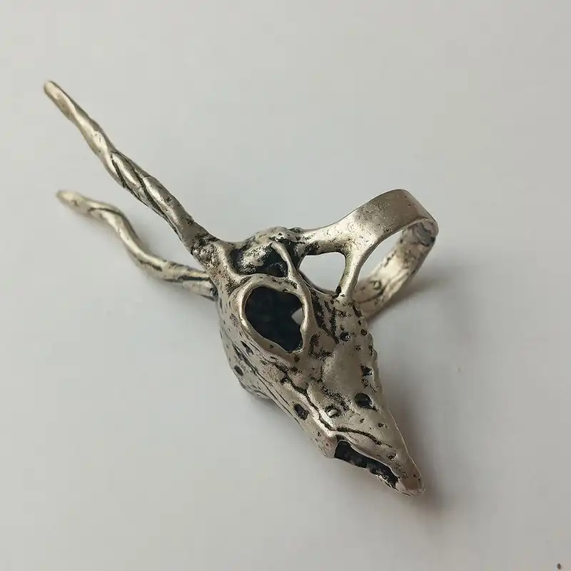 انگشتر مدل جمجمه کد JO-GAR