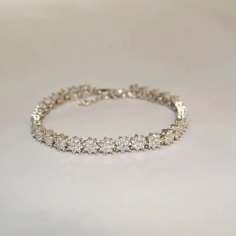 دستبند نقره زنانه فلاور لوکس کد BARF8