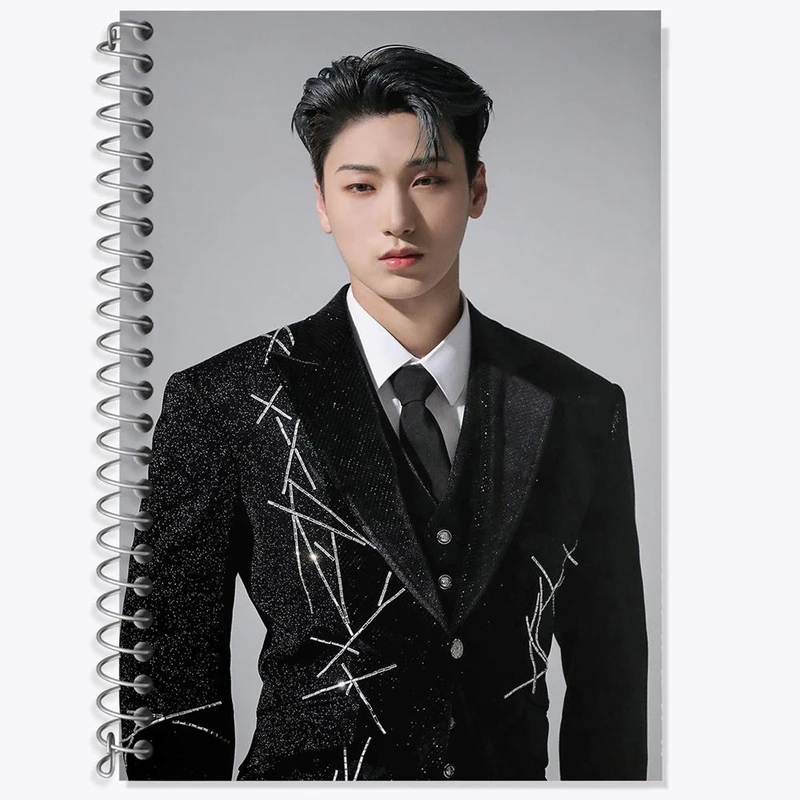 دفتر زبان 50 برگ خندالو مدل دو خط طرح سان گروه ایتیز ATEEZ کد 21277