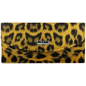 کیف پول زنانه مدل پلنگی دو لبه نیم گرد کد KZD-061