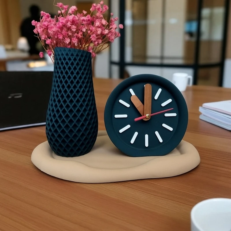 عکس شماره 9 : ست دو تکه گلدان و ساعت رومیزی بتنی مدل ناپل