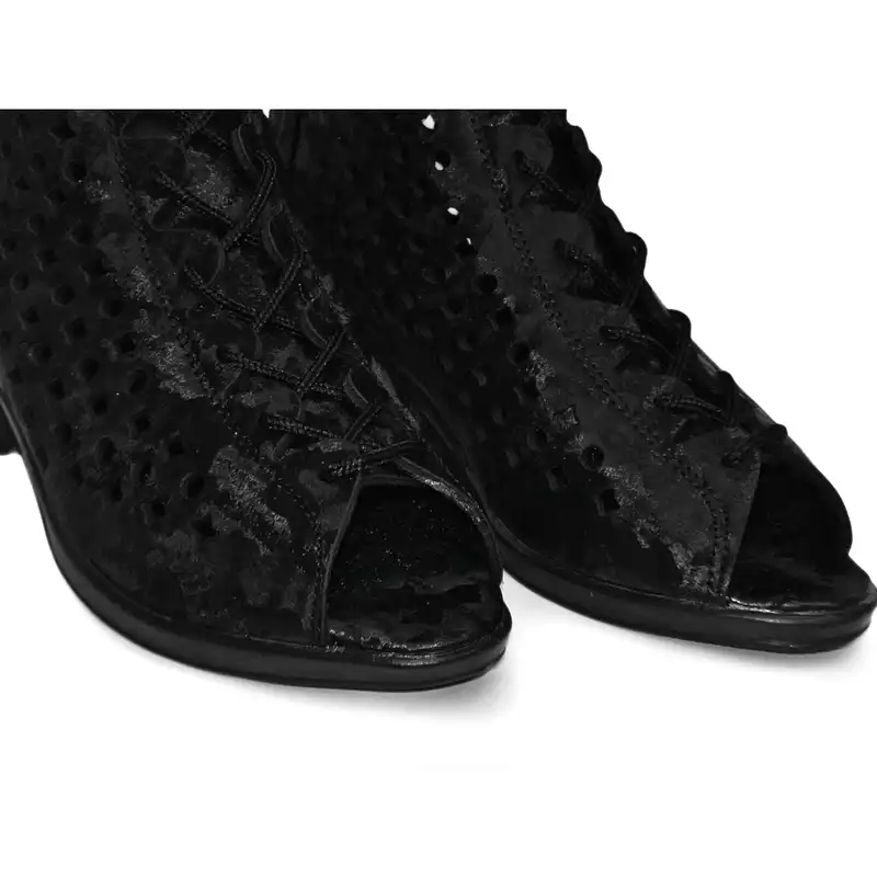 صندل زنانه مدل لوسا