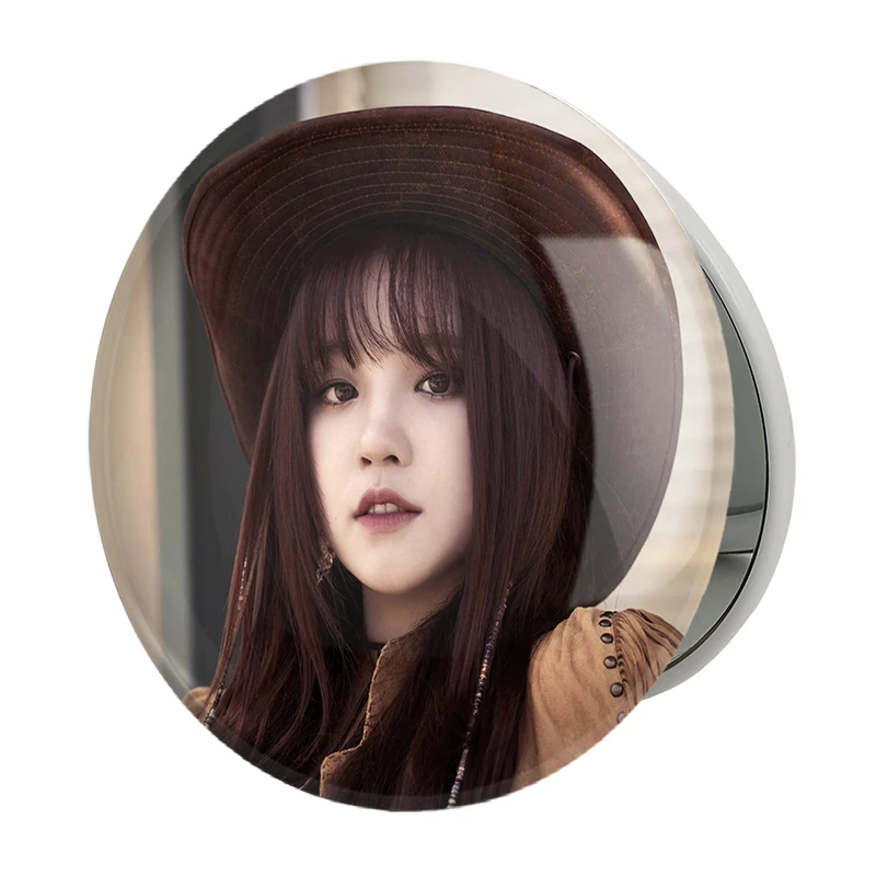 آینه جیبی خندالو طرح یوکی گروه جی آیدل GIdle مدل تاشو کد 19510 