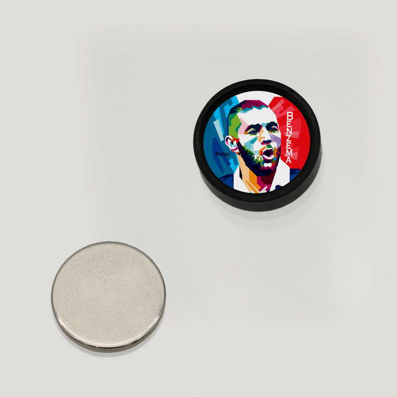 پیرسینگ گوش ناکسیگو مدل شب تاب طرح کریم بنزما کد PM6619