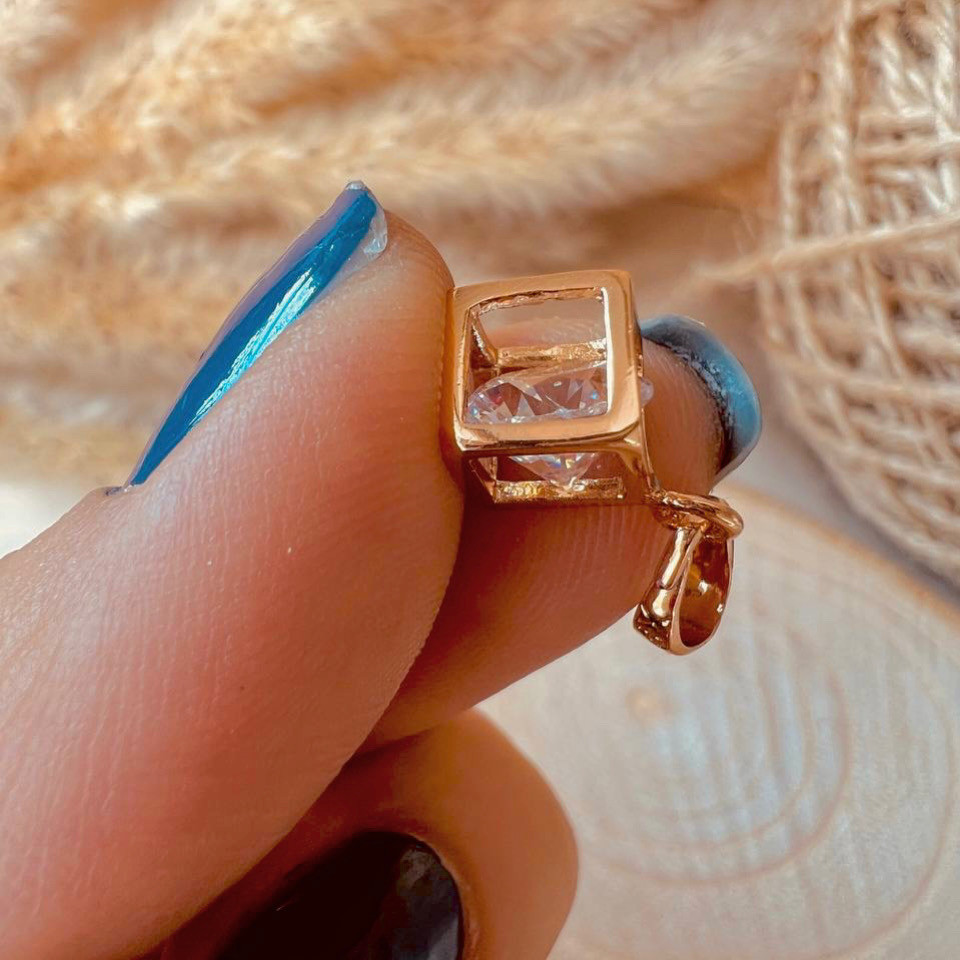 آویز گردنبند زنانه ژوپینگ مدل نگینی مکعبی