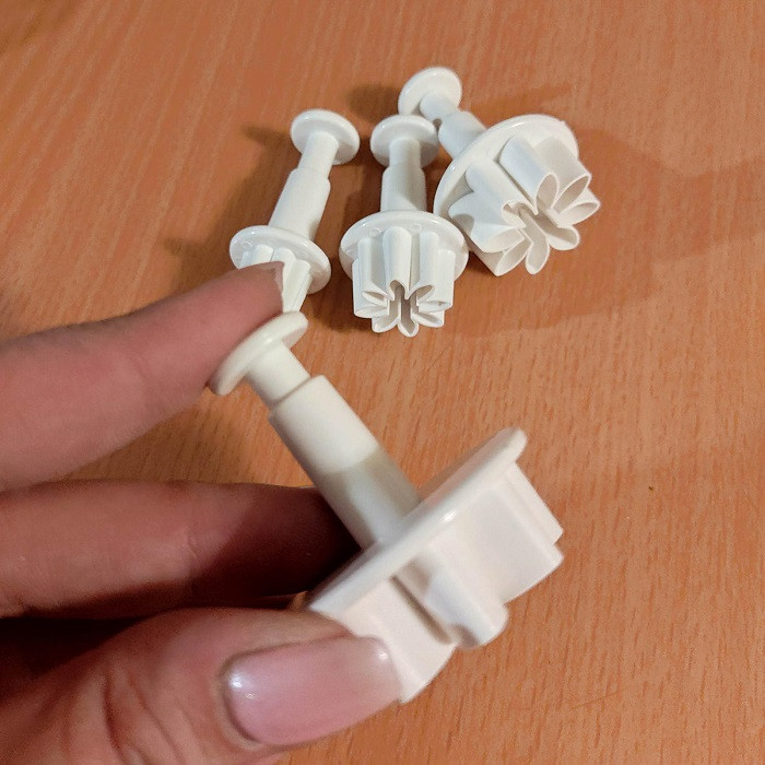 قالب شیرینی به گز مدل گل مینا مجموعه 4 عددی