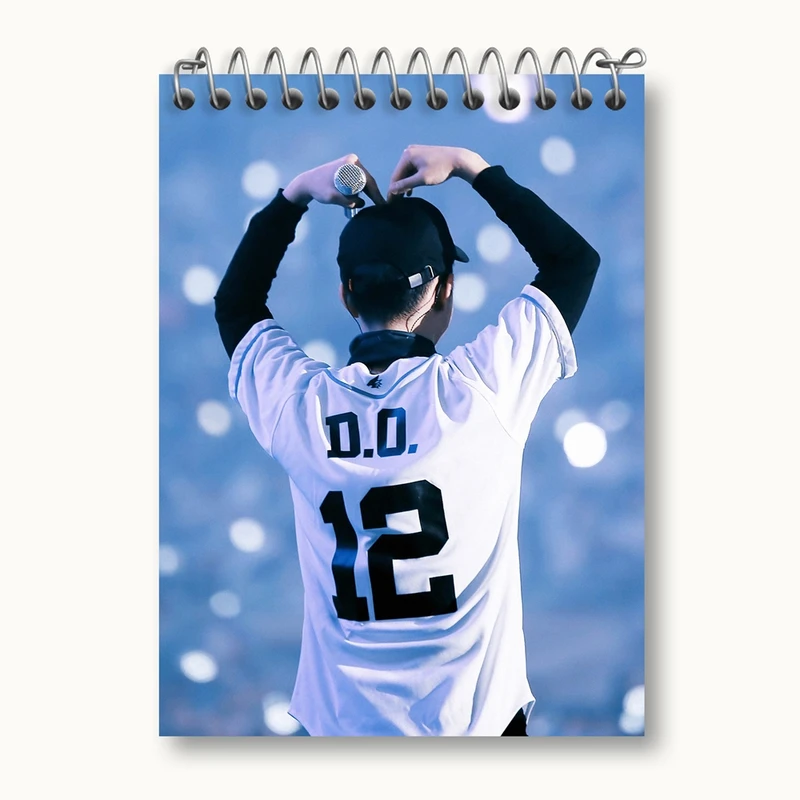 دفتر یادداشت 50 برگ خندالو مدل دی او گروه اکسو EXO کد 13364