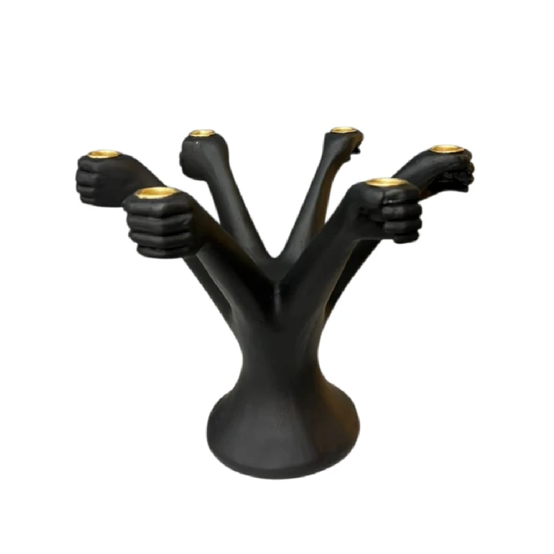 شمعدان مدل دست مناسب برای شمع استوانه ای