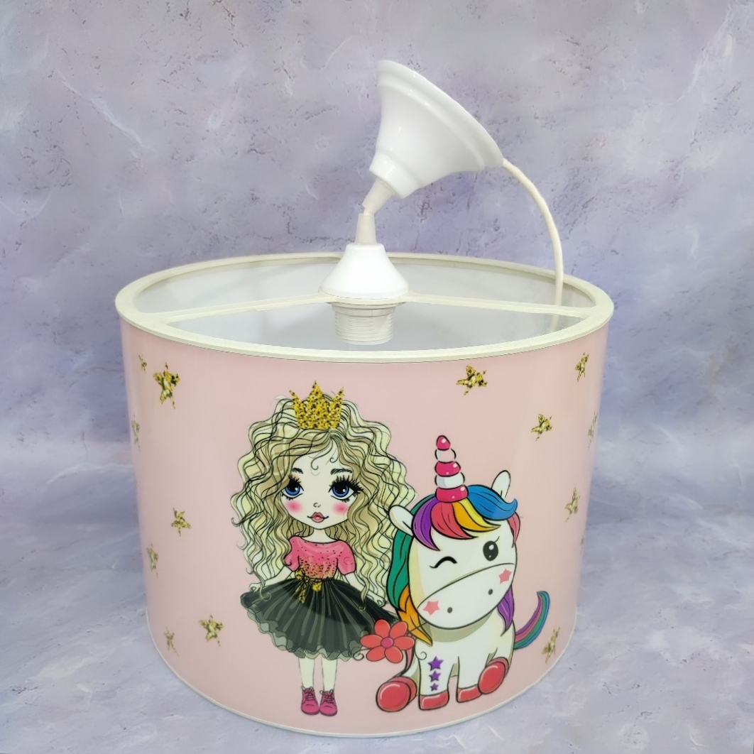 لوستر کودک مدل دختر موفرفری و اسب تک شاخ