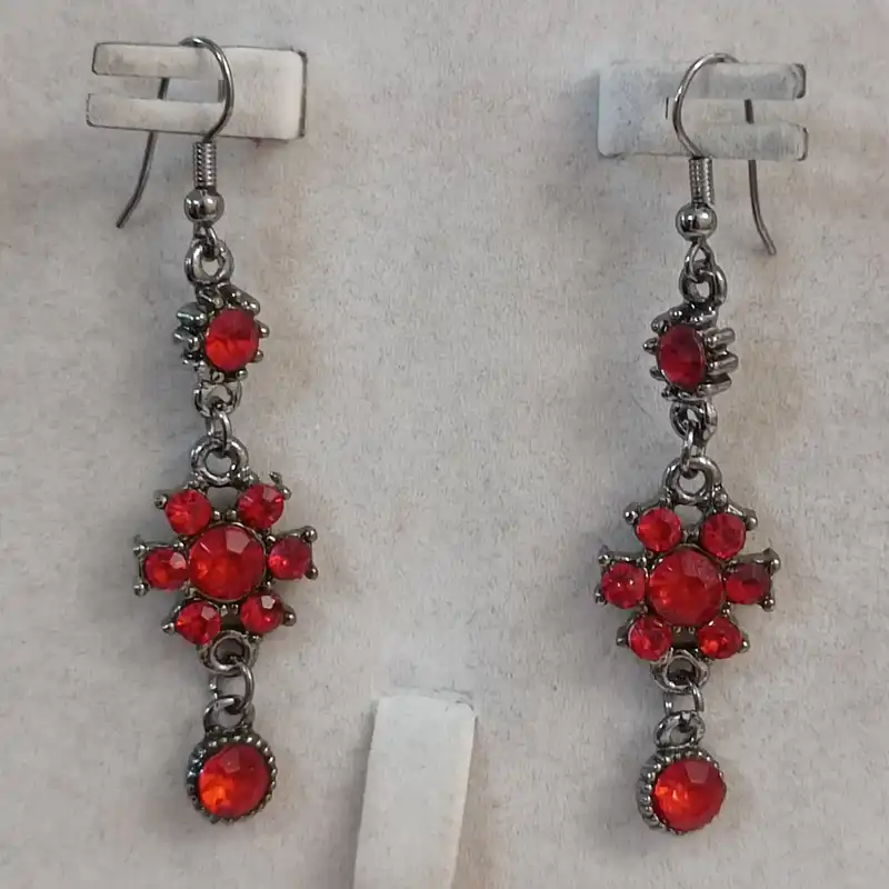 گوشواره زنانه مدل هندی نگین دار