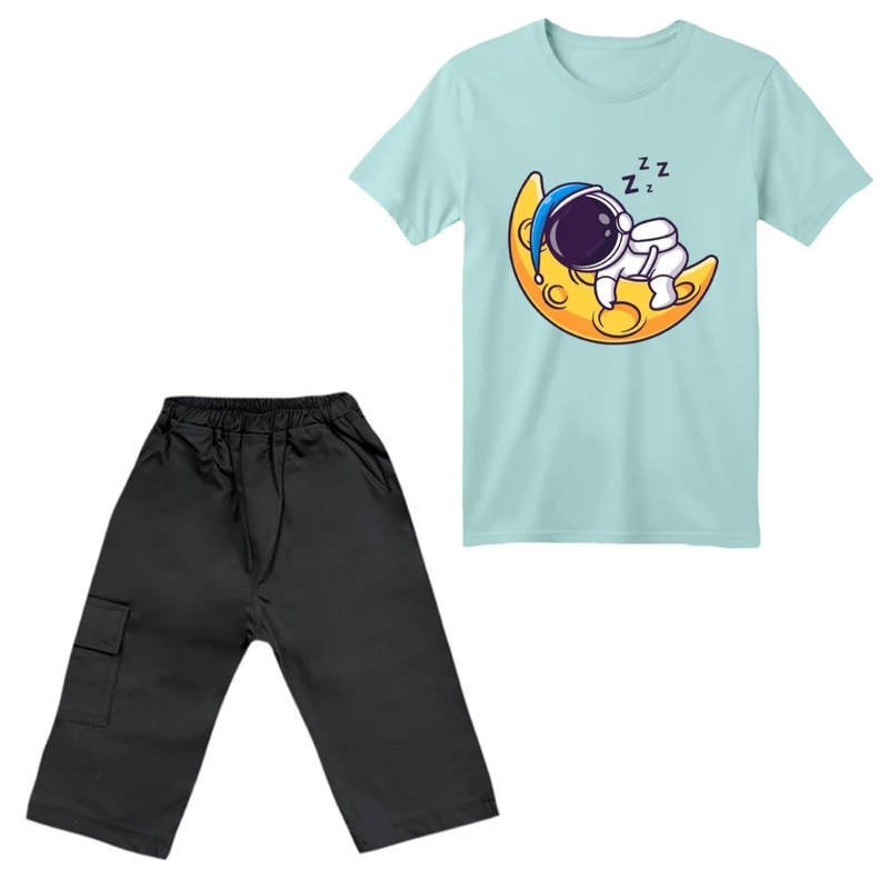ست تی‌شرت آستین کوتاه و شلوارک پسرانه مدل فضانورد کد ۴ رنگ آبی روشن