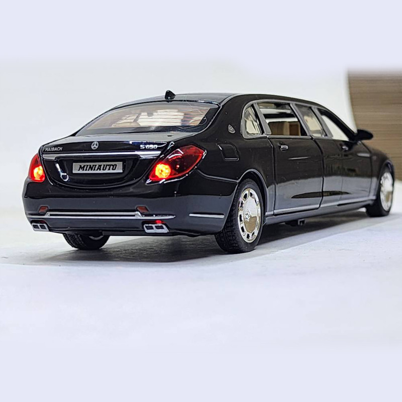 ماشین بازی مدل فلزی بنز میباخ طرح s650