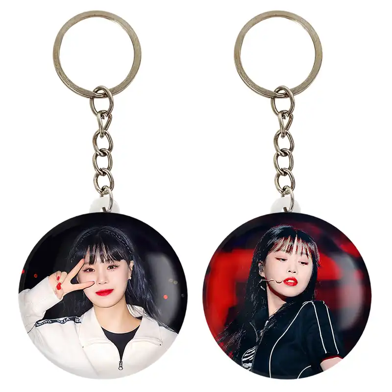 جاکلیدی خندالو مدل سوجین گروه جی آیدل GIdle کد 1956319564 مجموعه 2 عددی