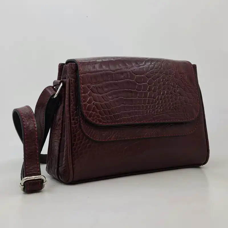 کیف دوشی زنانه مدل هیرا چرم طبیعی کد A_400