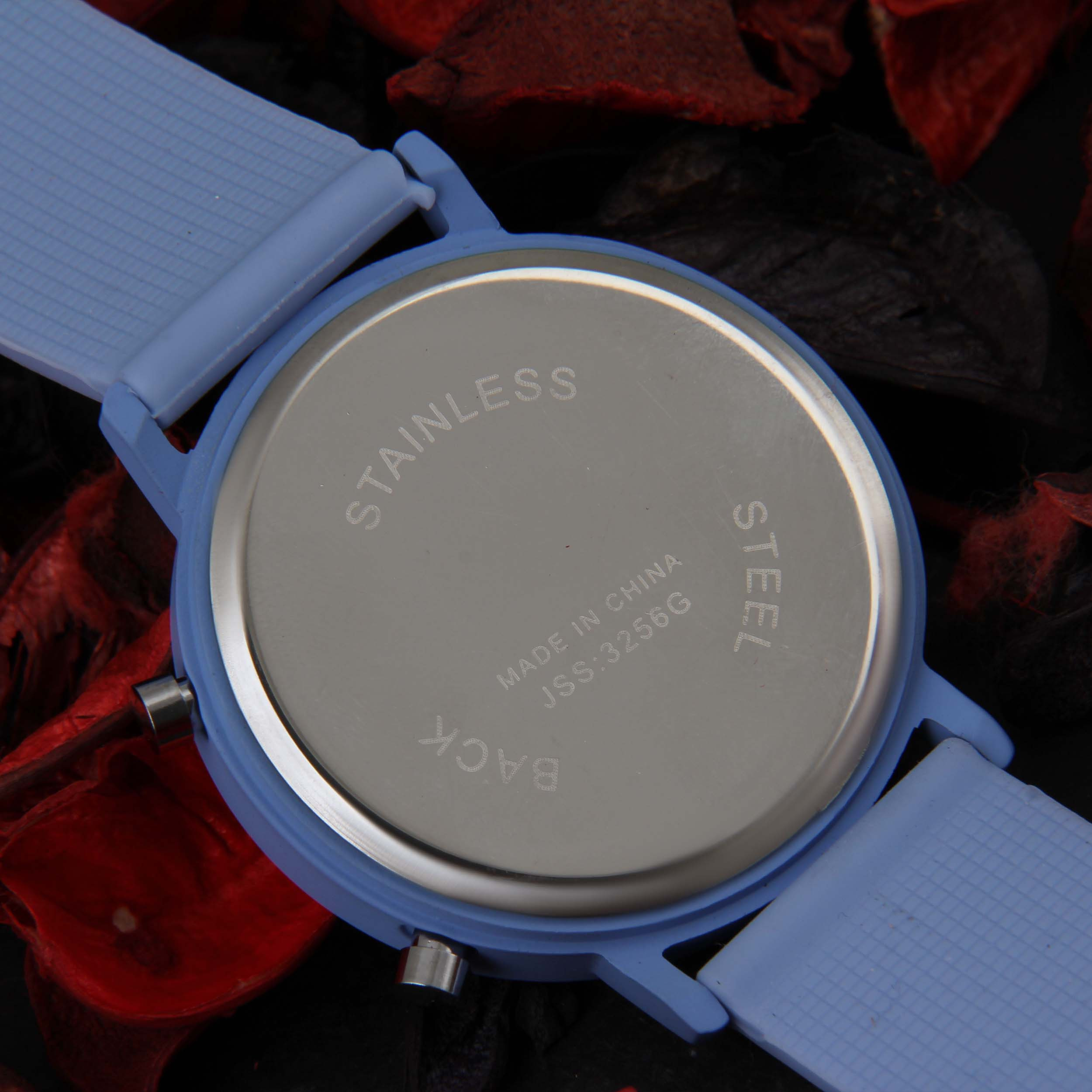 ساعت مچی دیجیتال زنانه مدل اسپرت بند سیلیکونی کد WHW_298 ساعت مچی دیجیتال زنانه مدل اسپرت بند سیلیکونی کد WHW_298