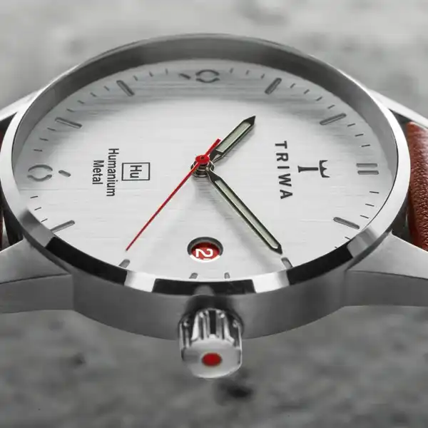 ساعت مچی عقربه ای تریوا مدل HU39-L