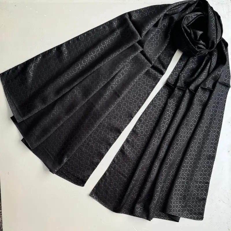 شال زنانه مدل ساتن کریستال برجسته براق مجلسی کد 3