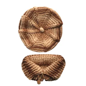 ست کلاه و شال گردن بافتنی بچگانه مدل هرمان رنگ قهوه‌ای