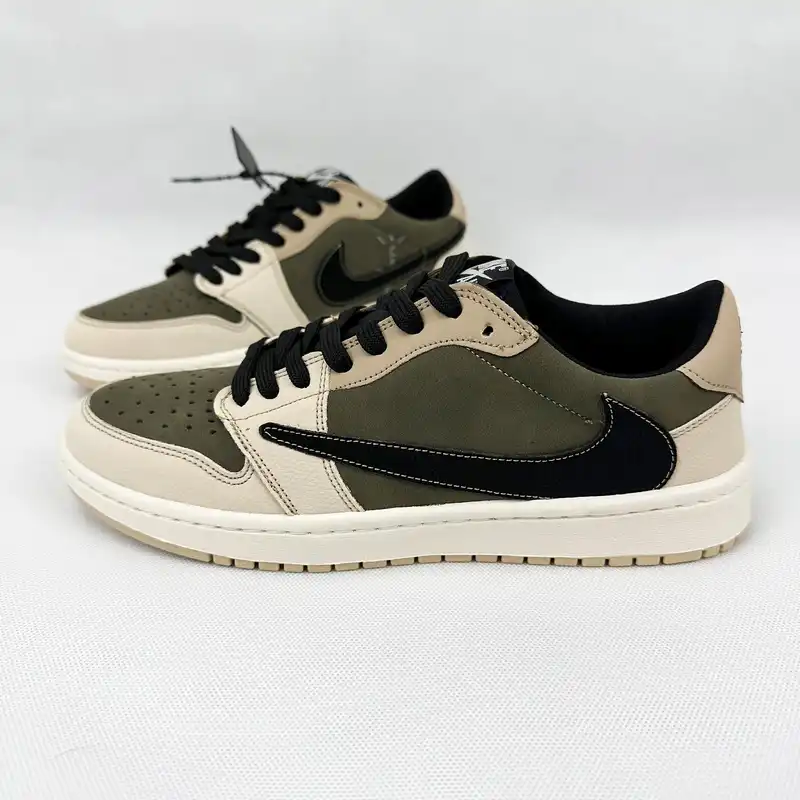 کفش پیاده روی مدل ترویس جانگل