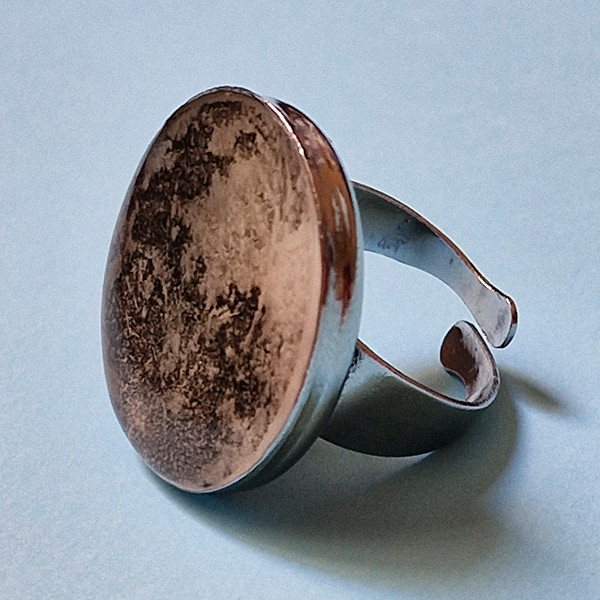 انگشتر مدل رزینی طرح ماه شبتاب