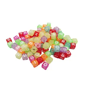 مهره دستبند مدل حروف انگلیسی طرح رنگین کد MO1033 مجموعه 250 عددی