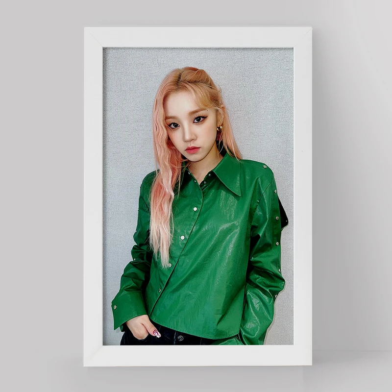 تابلو خندالو مدل یوکی گروه جی آیدل GIdle کد 19509