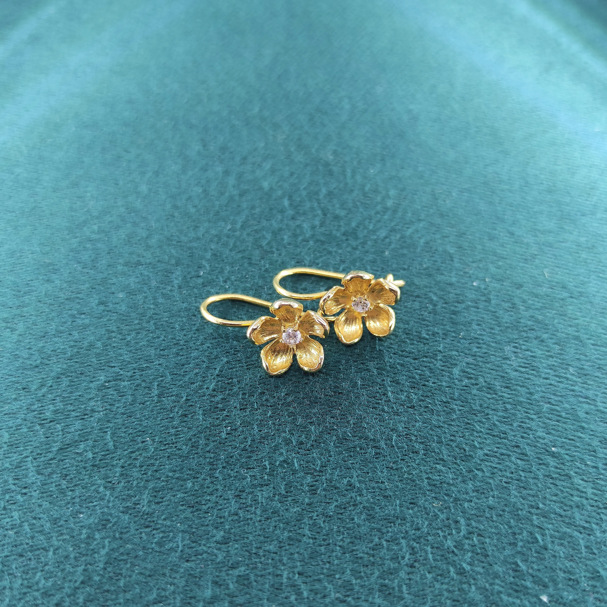 گوشواره طلا 18 عیار دخترانه طلا و جواهرسازی افرا مدل 237 گوشواره طلا 18 عیار دخترانه طلا و جواهرسازی افرا مدل 237