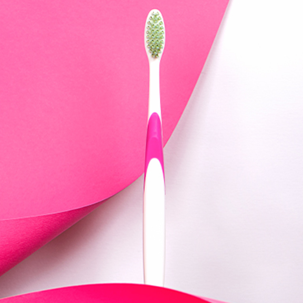 مسواک آل وایت مدل Sensitive Clinic با برس متوسط