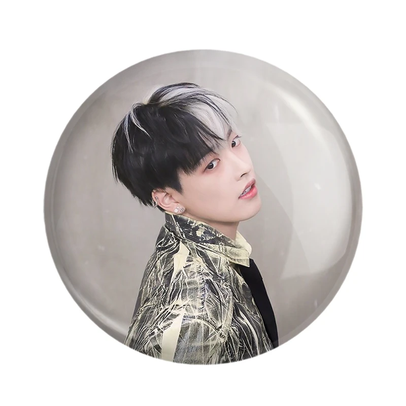 مگنت خندالو مدل هونگ جونگ گروه ایتیز ATEEZ  کد 21237